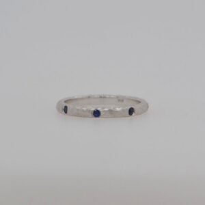 14K Sapphire Hammered and Brushed Band