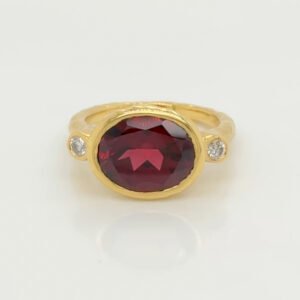 14K Oval Cut Garnet & Diamond Hammered Ring