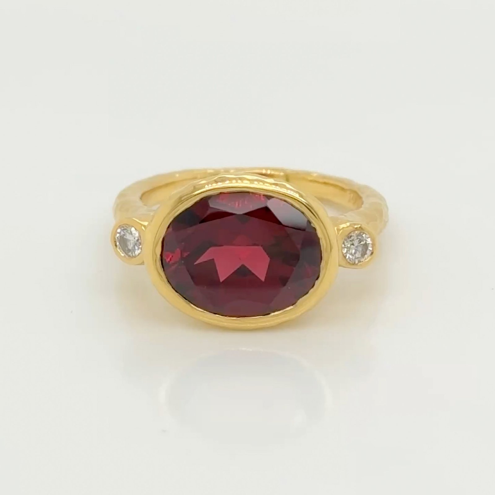 14K Oval Cut Garnet & Diamond Hammered Ring