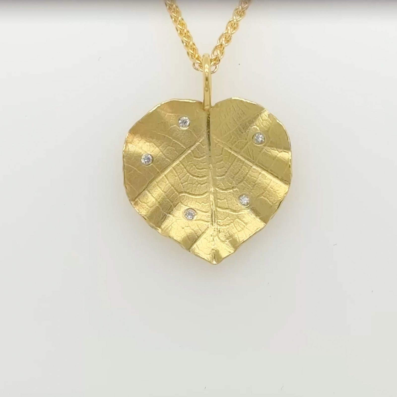18K Aspen Leaf Diamond Pendant