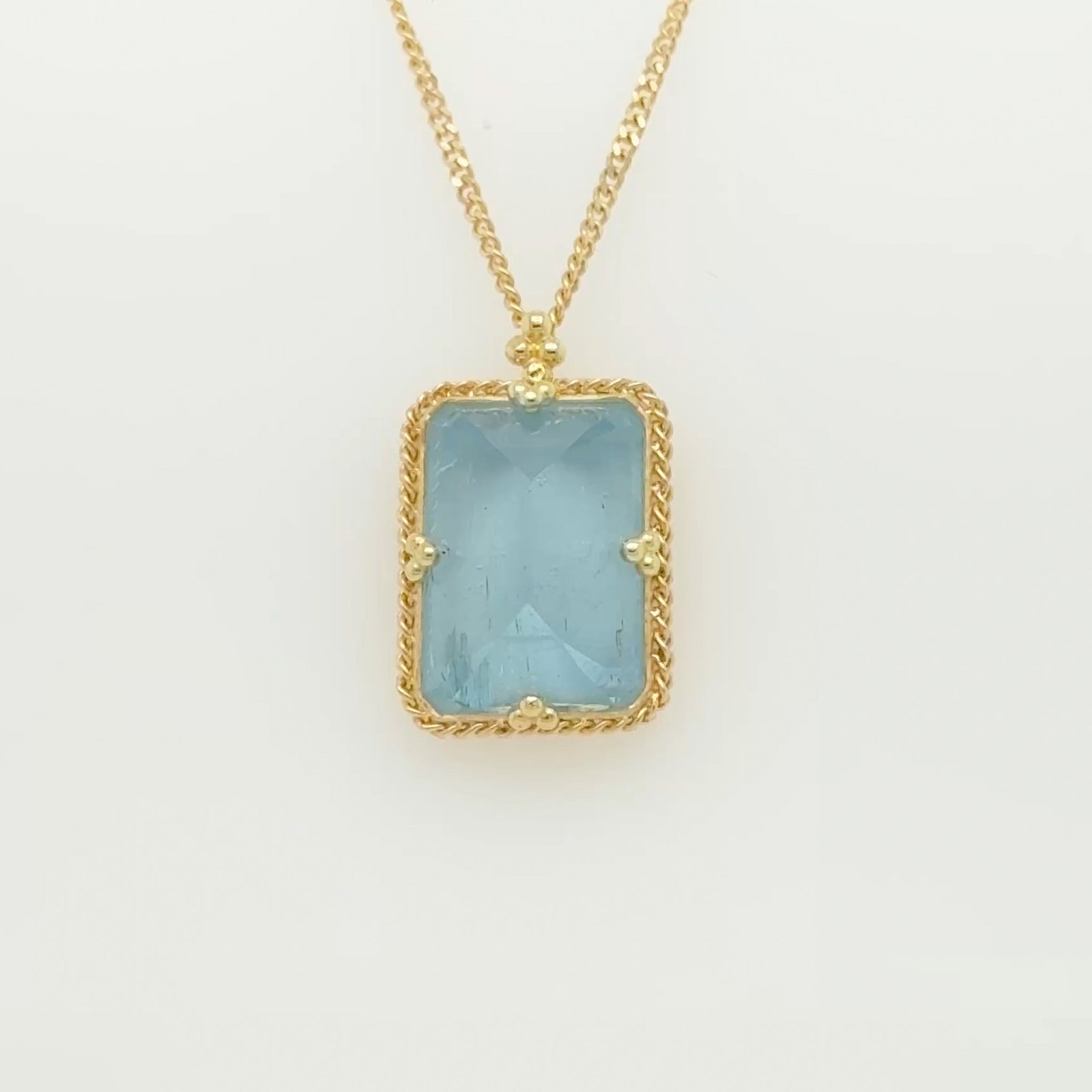 18K Aquamarine Pendant with Chain